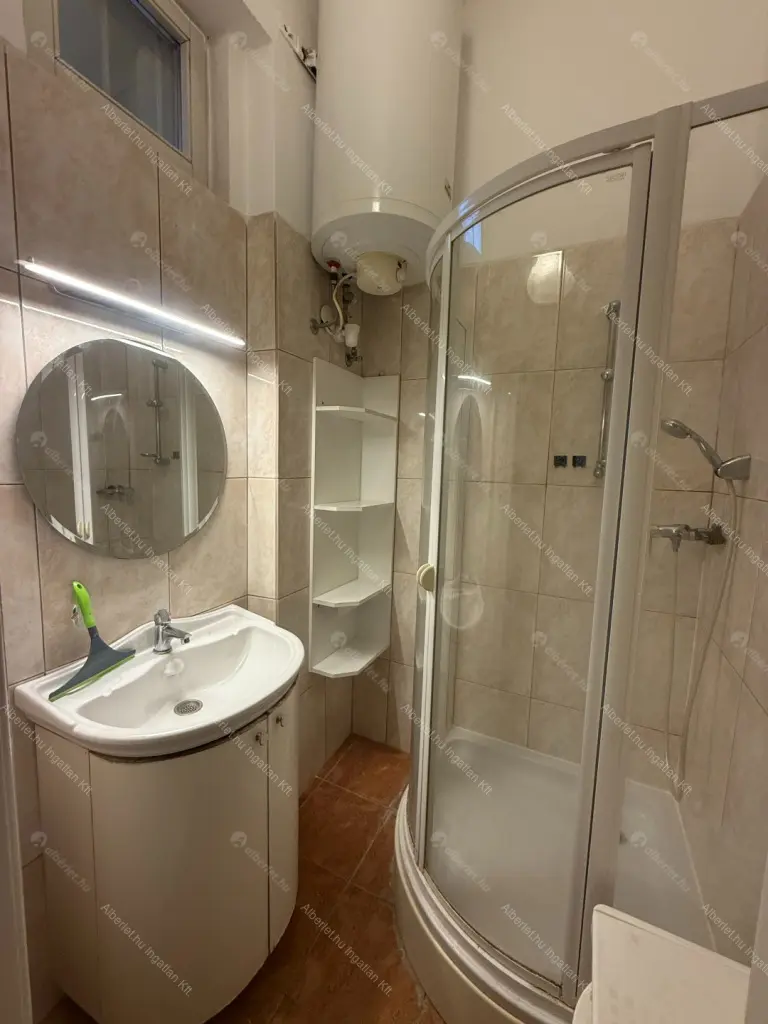 Kiadó albérlet 250000 Ft/hó áron: Budapest, XI. kerület  Kosztolányi Dezső tér. Mérete: 60 nm, 2 szobás | Alberlet.hu - 6659624