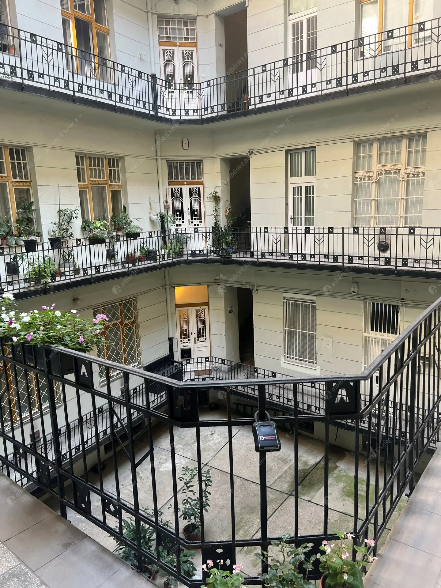 Kiadó albérlet 700000 Ft/hó áron: Budapest, XI. kerület  Lágymányosi utca. Mérete: 101 nm, 3 szobás | Alberlet.hu - 6310810