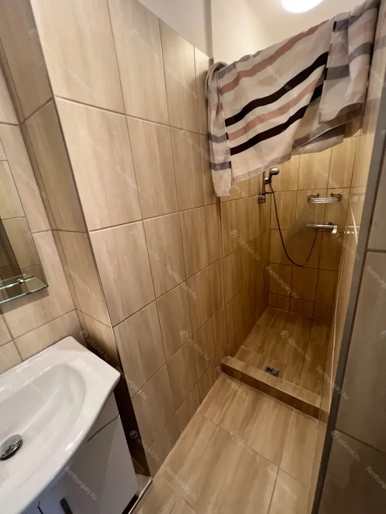 Kiadó albérlet 390000 Ft/hó áron: Budapest, XI. kerület  Lágymányosi utca. Mérete: 72 nm, 3 szobás | Alberlet.hu - 6386613