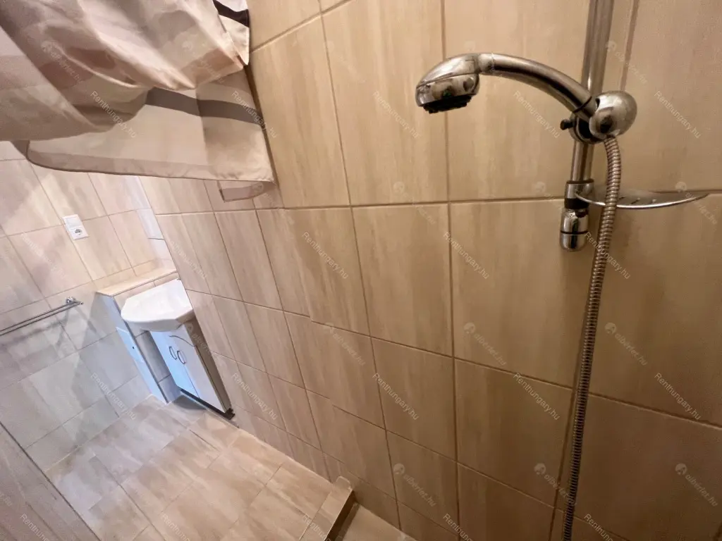 Kiadó albérlet 389000 Ft/hó áron: Budapest, XI. kerület  Lágymányosi utca. Mérete: 72 nm, 3 szobás | Alberlet.hu - 6664427