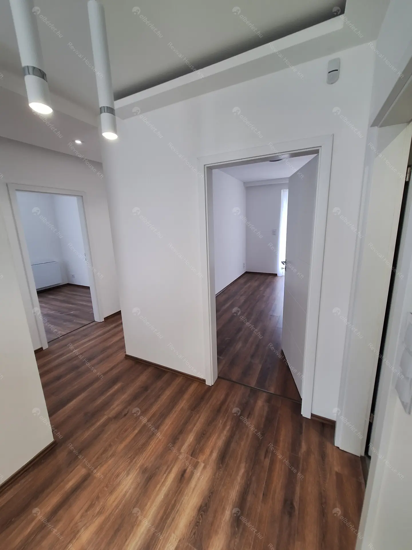 Kiadó albérlet 900000 Ft/hó áron: Budapest, XI. kerület  Lépés utca. Mérete: 133 nm, 5 szobás | Alberlet.hu - 6458102