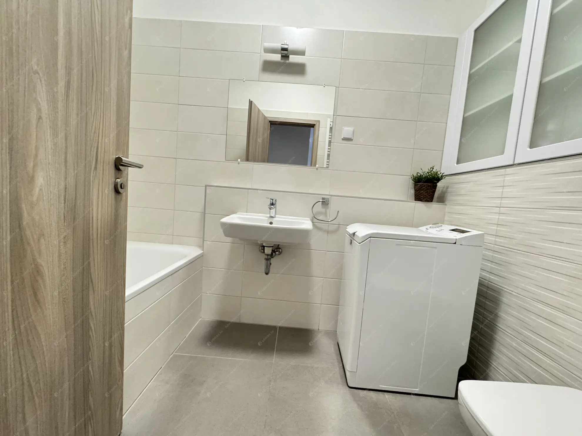 Kiadó albérlet 350000 Ft/hó áron: Budapest, XI. kerület  Maléter Pál utca. Mérete: 70 nm, 3 szobás | Alberlet.hu - 6595474