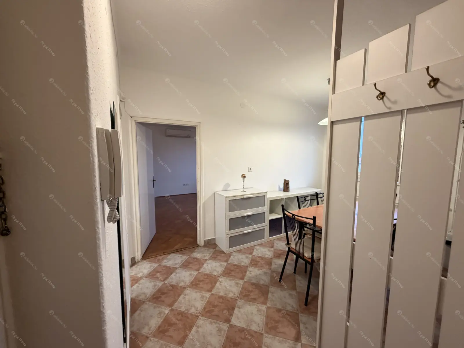 Kiadó albérlet 280000 Ft/hó áron: Budapest, XI. kerület  Ménesi út. Mérete: 54 nm, 2 szobás | Alberlet.hu - 6658106