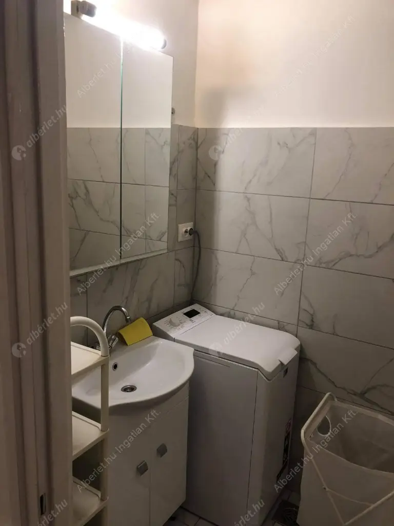 Kiadó albérlet 280000 Ft/hó áron: Budapest, XI. kerület  Ménesi út. Mérete: 64 nm, 2 szobás | Alberlet.hu - 6572916