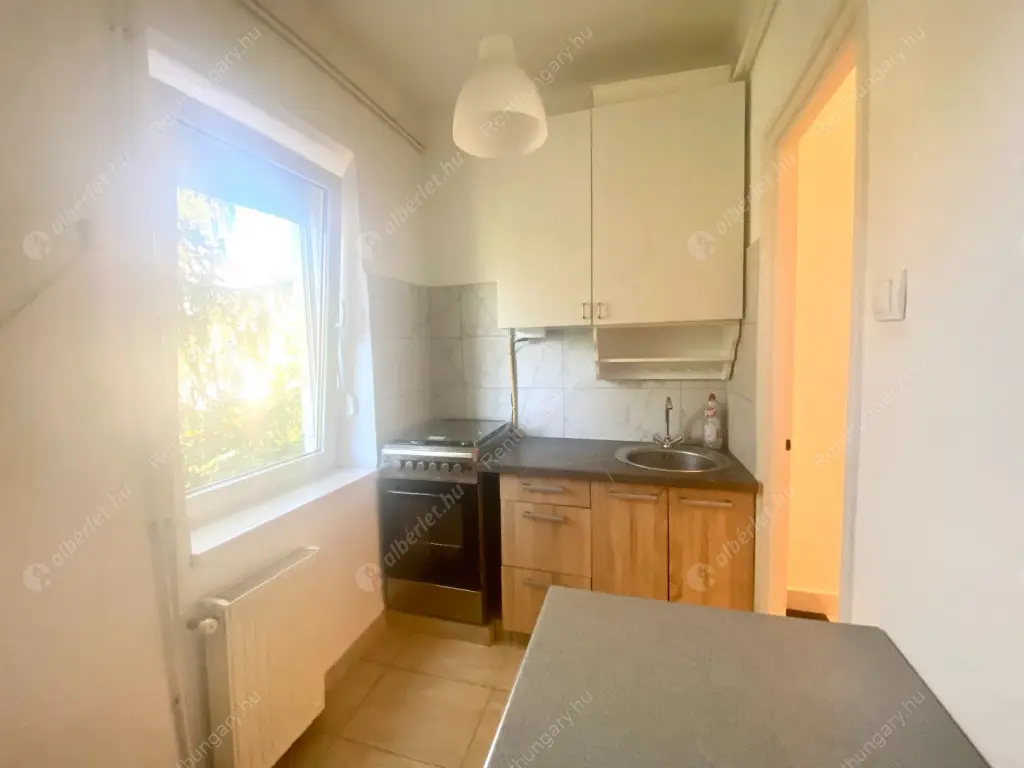 Kiadó albérlet 280000 Ft/hó áron: Budapest, XI. kerület  Ménesi út. Mérete: 65 nm, 2 szobás | Alberlet.hu - 6579977