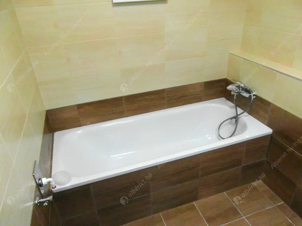 Kiadó albérlet 260000 Ft/hó áron: Budapest, XI. kerület  Mezőkövesd út. Mérete: 56 nm, 2 szobás | Alberlet.hu - 5831568