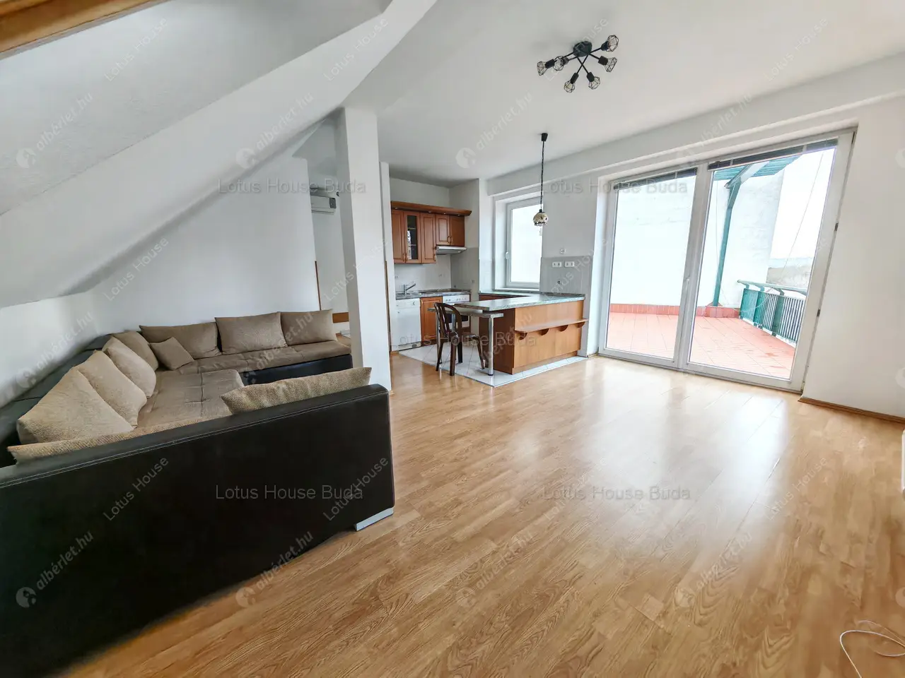 Kiadó albérlet 380000 Ft/hó áron: Budapest, XI. kerület  Naprózsa utca. Mérete: 65 nm, 2 szobás | Alberlet.hu - 6592226