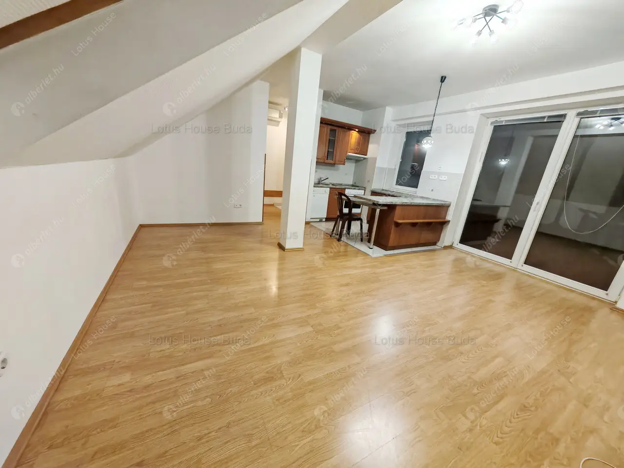 Kiadó albérlet 380000 Ft/hó áron: Budapest, XI. kerület  Naprózsa utca. Mérete: 65 nm, 2 szobás | Alberlet.hu - 6604316