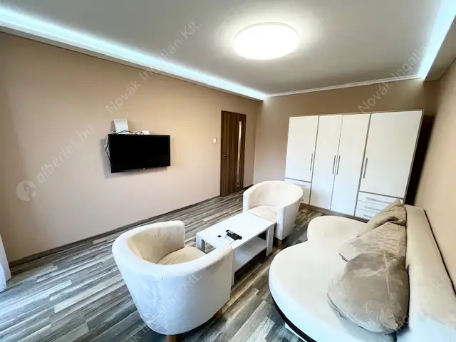 Kiadó albérlet 280000 Ft/hó áron: Budapest, XI. kerület  Neszmélyi út. Mérete: 55 nm, 3 szobás | Alberlet.hu - 6574348