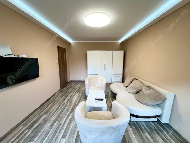 Kiadó albérlet 280000 Ft/hó áron: Budapest, XI. kerület  Neszmélyi út. Mérete: 55 nm, 3 szobás | Alberlet.hu - 6574349