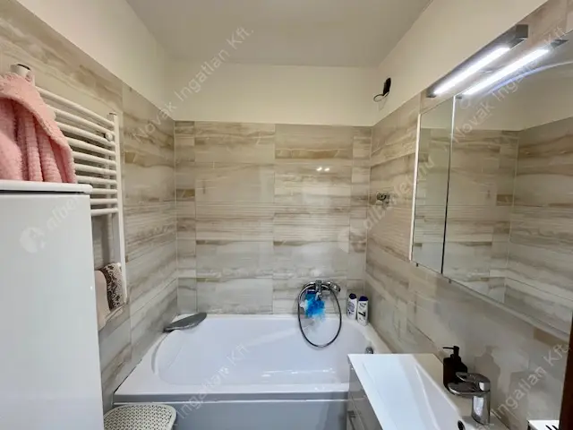 Kiadó albérlet 280000 Ft/hó áron: Budapest, XI. kerület  Neszmélyi út. Mérete: 55 nm, 3 szobás | Alberlet.hu - 6574361