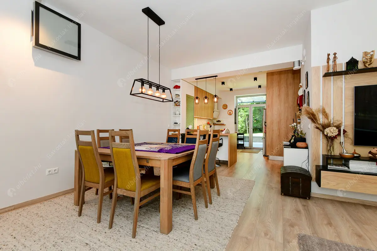 Kiadó albérlet 1738000 Ft/hó áron: Budapest, XI. kerület  Õrség utca. Mérete: 190 nm, 5 szobás | Alberlet.hu - 6554640