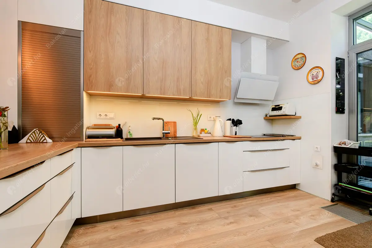 Kiadó albérlet 1738000 Ft/hó áron: Budapest, XI. kerület  Õrség utca. Mérete: 190 nm, 5 szobás | Alberlet.hu - 6554642