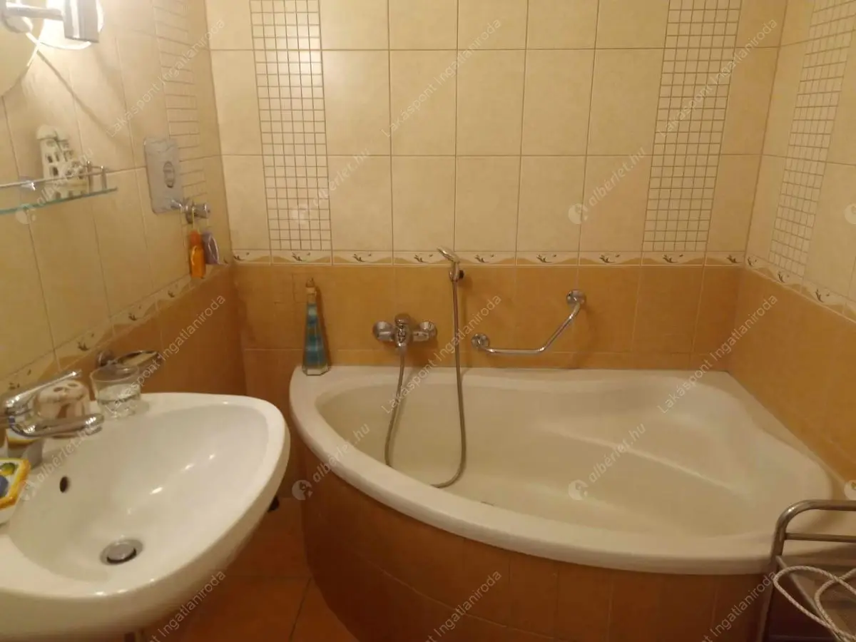 Kiadó albérlet 290000 Ft/hó áron: Budapest, XI. kerület  Pajkos utca. Mérete: 75 nm, 3 szobás | Alberlet.hu - 6634340
