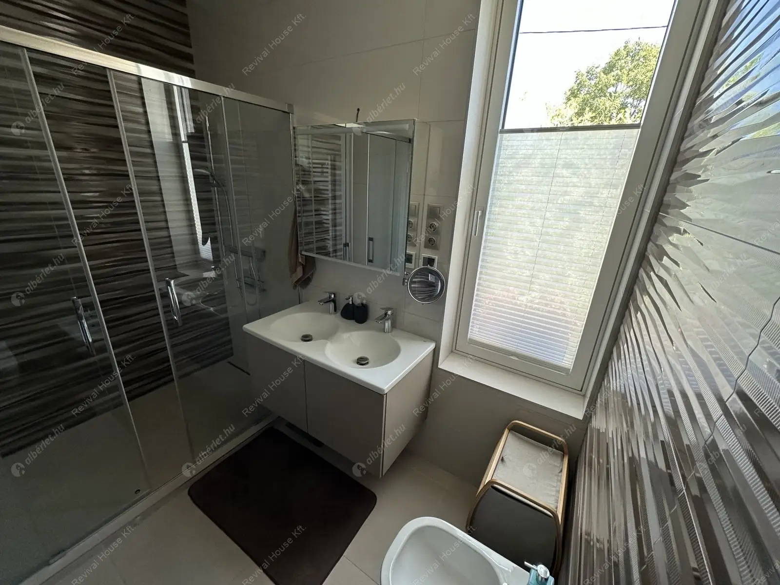 Kiadó albérlet 1419000 Ft/hó áron: Budapest, XI. kerület  Rupphegyi út. Mérete: 220 nm, 5 szobás | Alberlet.hu - 6510466