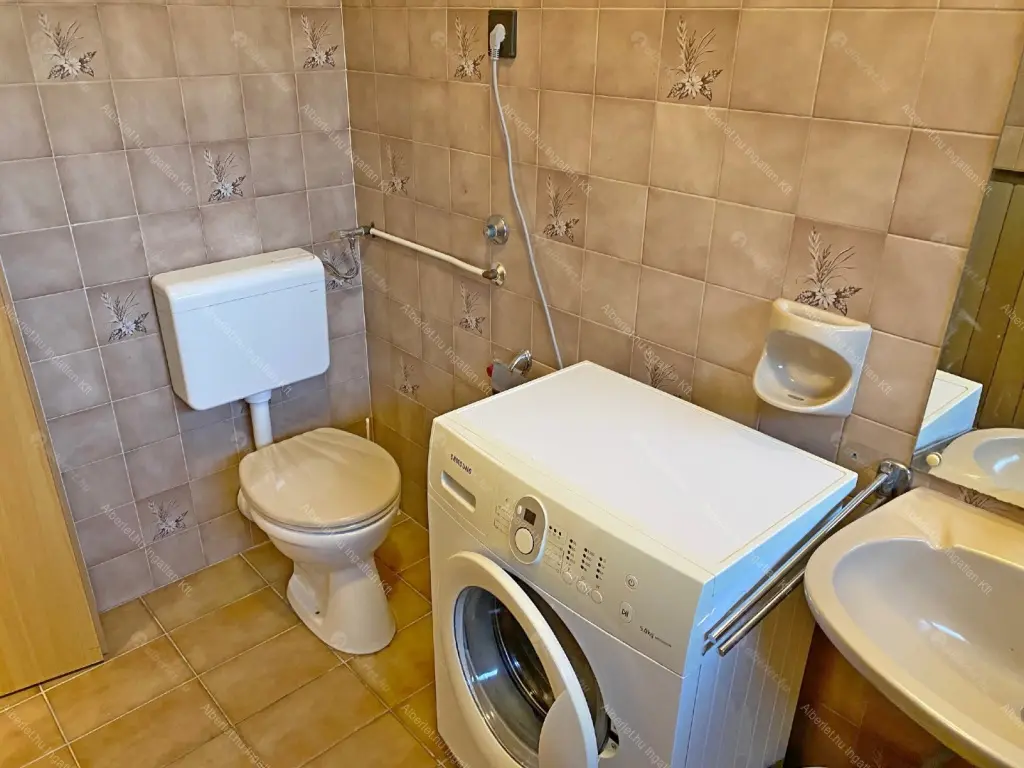 Kiadó albérlet 200000 Ft/hó áron: Budapest, XI. kerület  Sáfrány utca. Mérete: 32 nm, 1 szobás | Alberlet.hu - 6696081