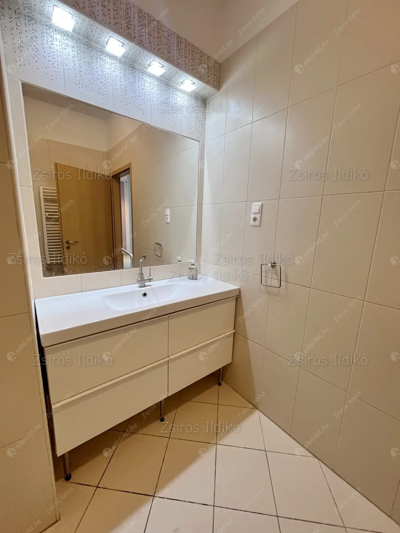 Kiadó albérlet 390000 Ft/hó áron: Budapest, XI. kerület  Sasad . Mérete: 82 nm, 3 szobás | Alberlet.hu - 6602956