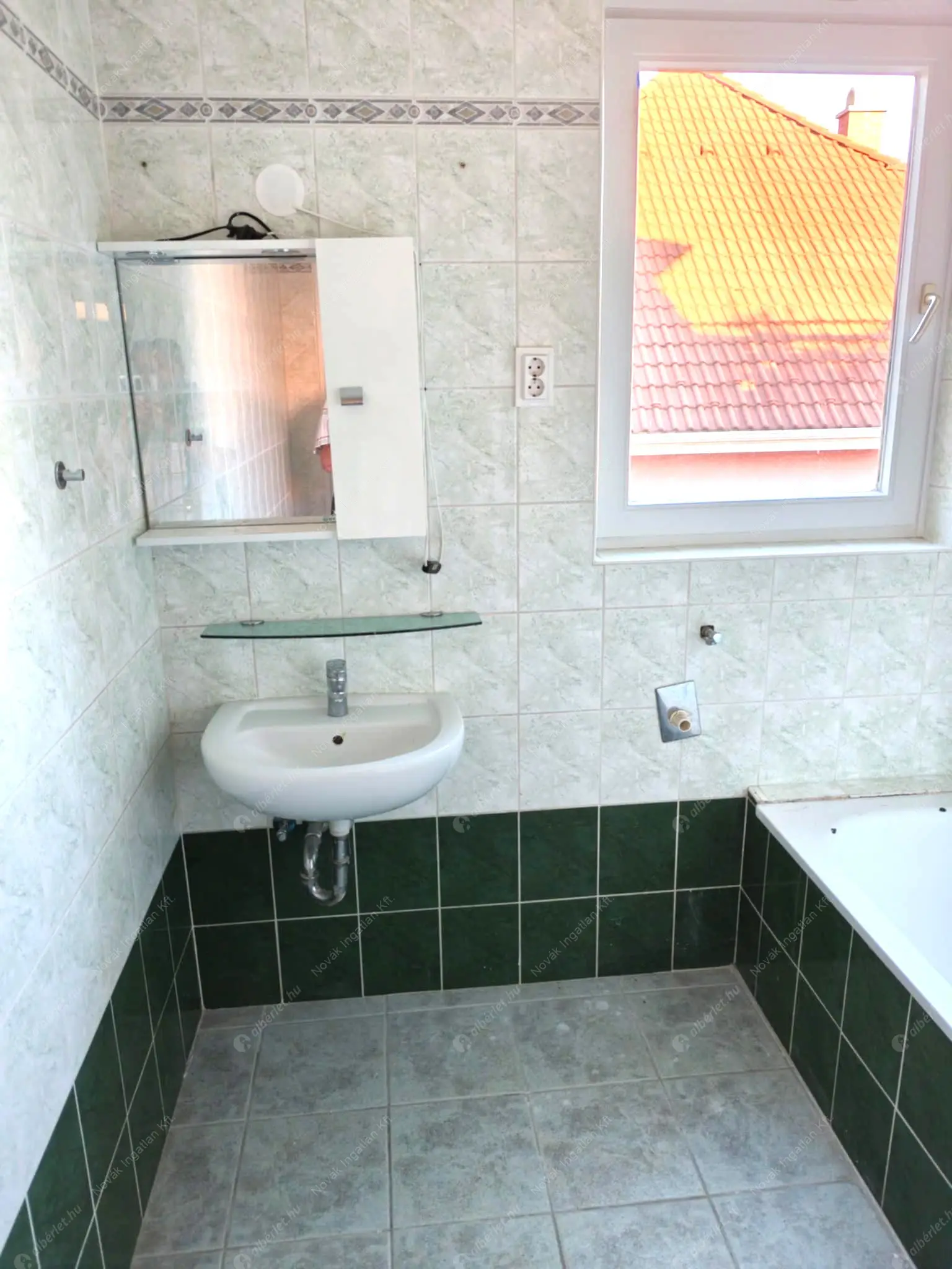 Kiadó albérlet 270000 Ft/hó áron: Budapest, XI. kerület  sasad köz . Mérete: 56 nm, 2 szobás | Alberlet.hu - 6572067