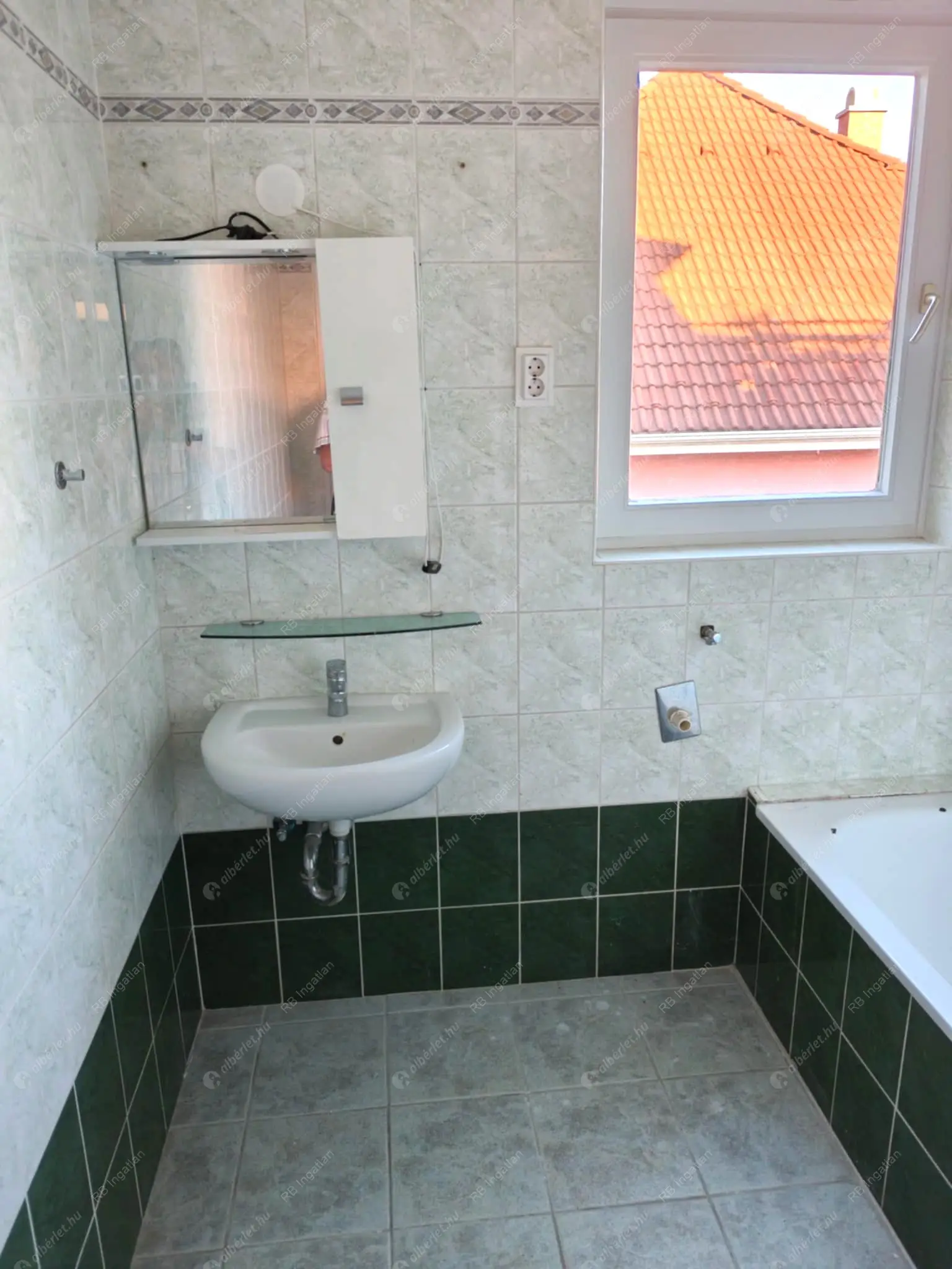 Kiadó albérlet 290000 Ft/hó áron: Budapest, XI. kerület  Sasadi köz. Mérete: 54 nm, 2 szobás | Alberlet.hu - 6554825