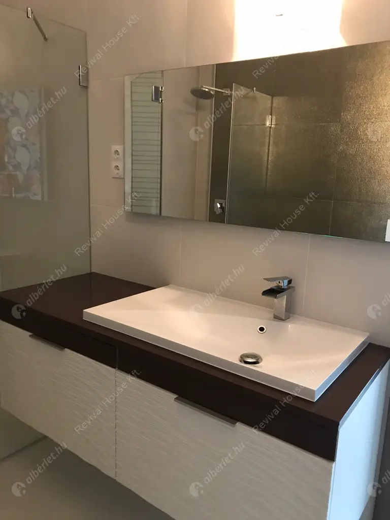 Kiadó albérlet 1000000 Ft/hó áron: Budapest, XI. kerület  Sasadi út. Mérete: 400 nm, 5 szobás | Alberlet.hu - 4717907