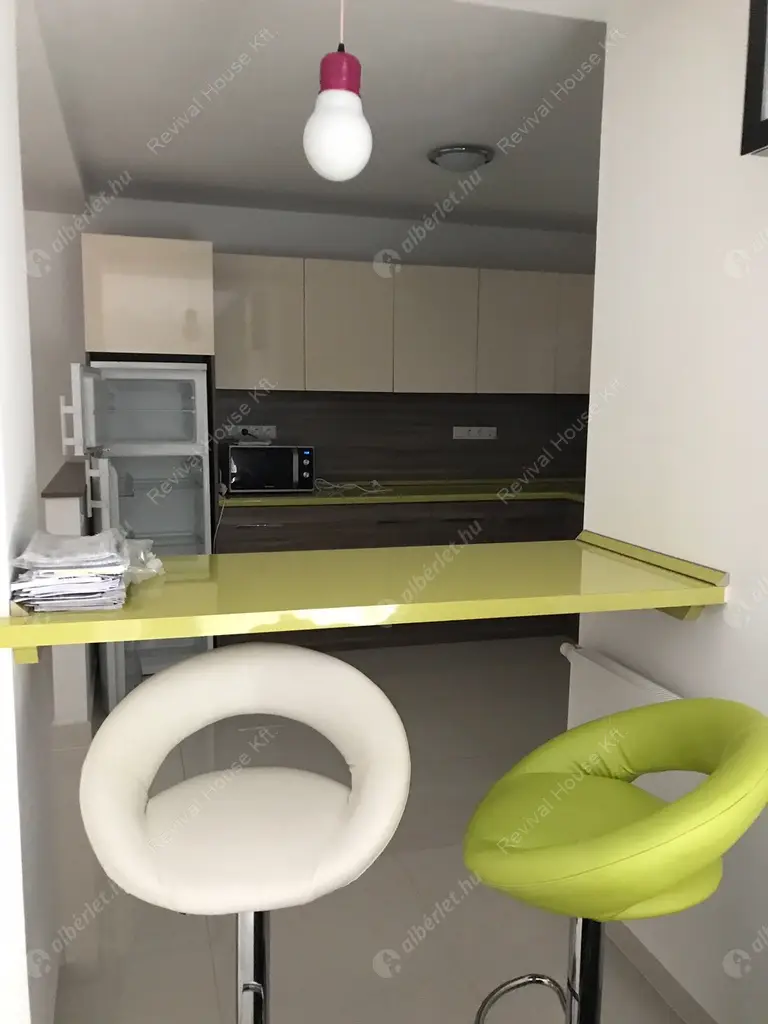 Kiadó albérlet 1000000 Ft/hó áron: Budapest, XI. kerület  Sasadi út. Mérete: 400 nm, 5 szobás | Alberlet.hu - 4717914