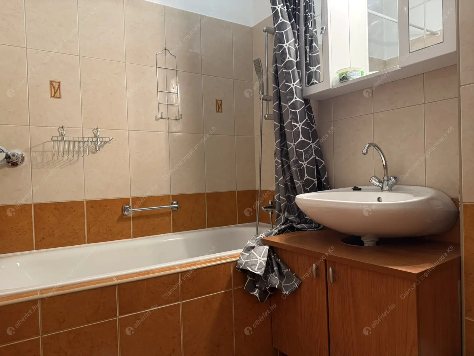 Kiadó albérlet 499000 Ft/hó áron: Budapest, XI. kerület  Solt utca. Mérete: 109 nm, 4 szobás | Alberlet.hu - 6633683