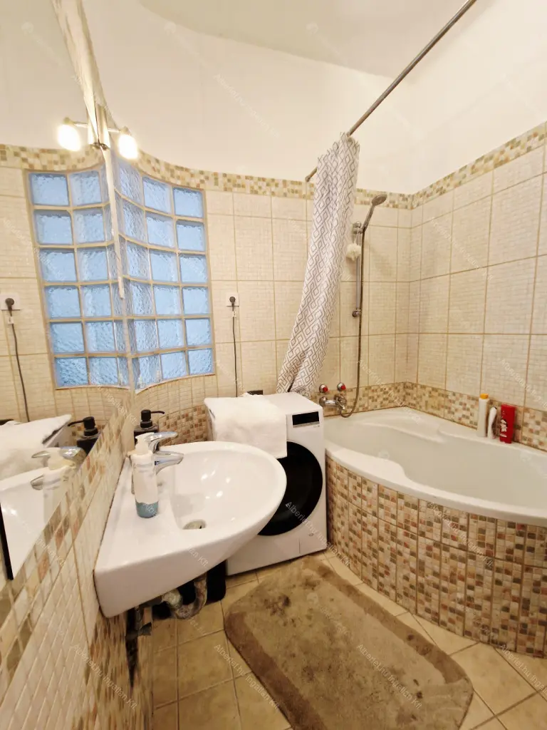 Kiadó albérlet 270000 Ft/hó áron: Budapest, XI. kerület  Somogyi út. Mérete: 45 nm, 1 szobás | Alberlet.hu - 6700501