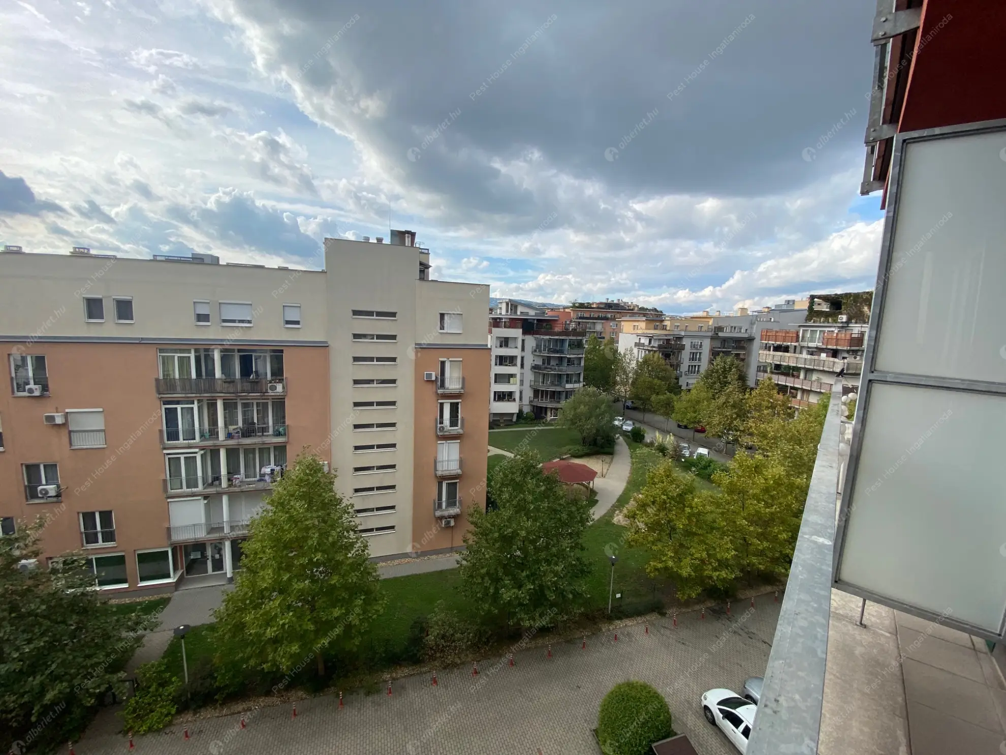 Kiadó albérlet 250000 Ft/hó áron: Budapest, XI. kerület  Szerémi út. Mérete: 55 nm, 2 szobás | Alberlet.hu - 6604132