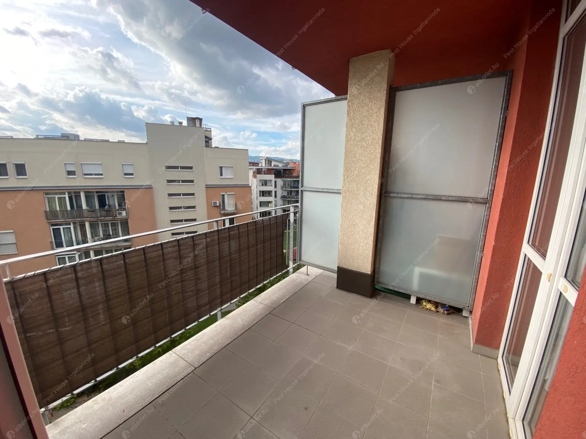 Kiadó albérlet 250000 Ft/hó áron: Budapest, XI. kerület  Szerémi út. Mérete: 55 nm, 2 szobás | Alberlet.hu - 6604134