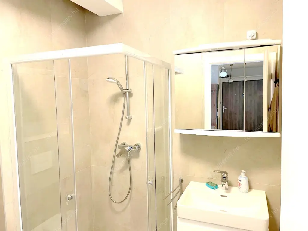 Kiadó albérlet 500000 Ft/hó áron: Budapest, XI. kerület  Ulászló utca. Mérete: 100 nm, 4 szobás | Alberlet.hu - 5997435