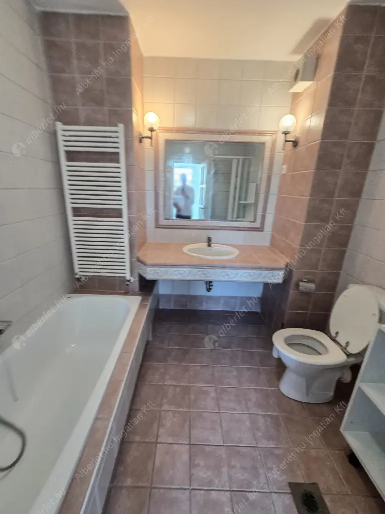 Kiadó albérlet 270000 Ft/hó áron: Budapest, XI. kerület  Ulászló utca. Mérete: 57 nm, 1 szobás | Alberlet.hu - 6593720