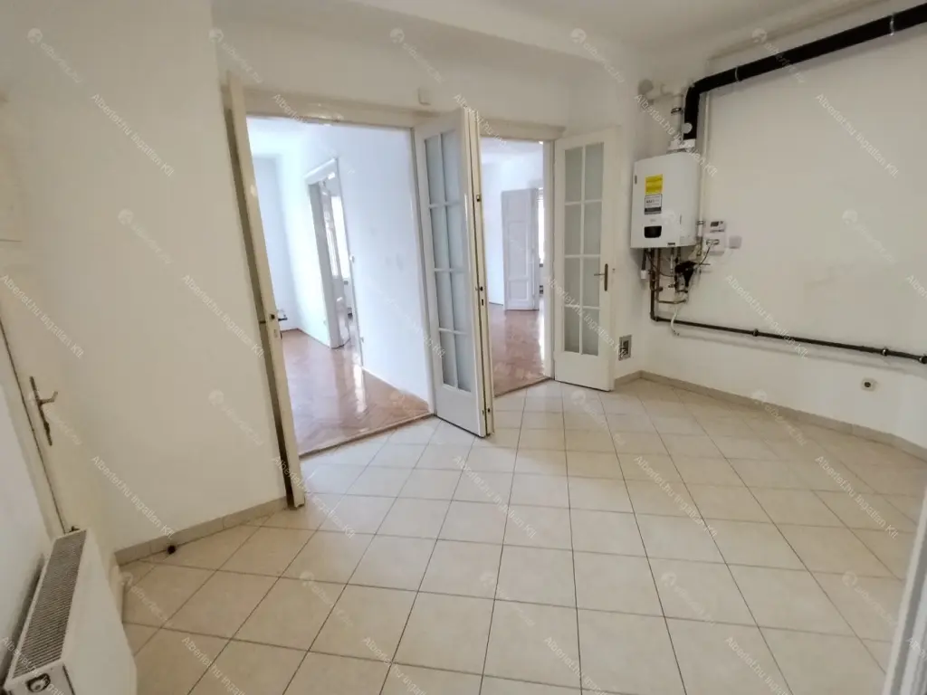 Kiadó albérlet 400000 Ft/hó áron: Budapest, XI. kerület  Vak Bottyán utca. Mérete: 110 nm, 3 szobás | Alberlet.hu - 6673868