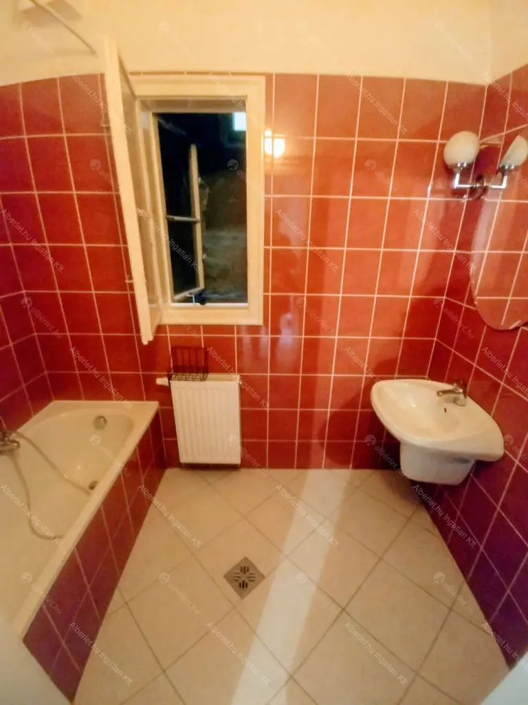 Kiadó albérlet 400000 Ft/hó áron: Budapest, XI. kerület  Vak Bottyán utca. Mérete: 110 nm, 3 szobás | Alberlet.hu - 6673880