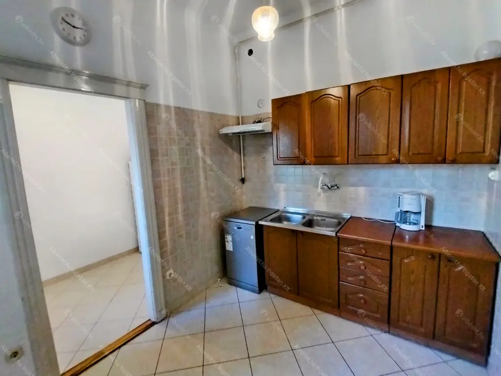 Kiadó albérlet 400000 Ft/hó áron: Budapest, XI. kerület  Vak Bottyán utca. Mérete: 110 nm, 3 szobás | Alberlet.hu - 6678255