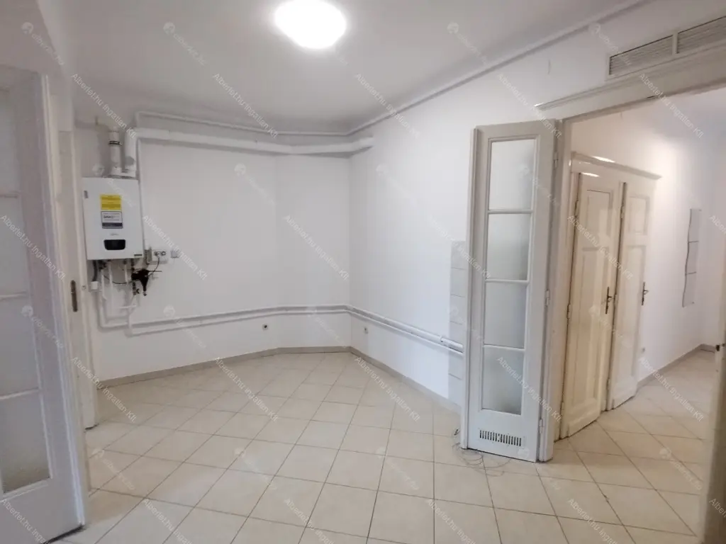Kiadó albérlet 400000 Ft/hó áron: Budapest, XI. kerület  Vak Bottyán utca. Mérete: 110 nm, 3 szobás | Alberlet.hu - 6708713