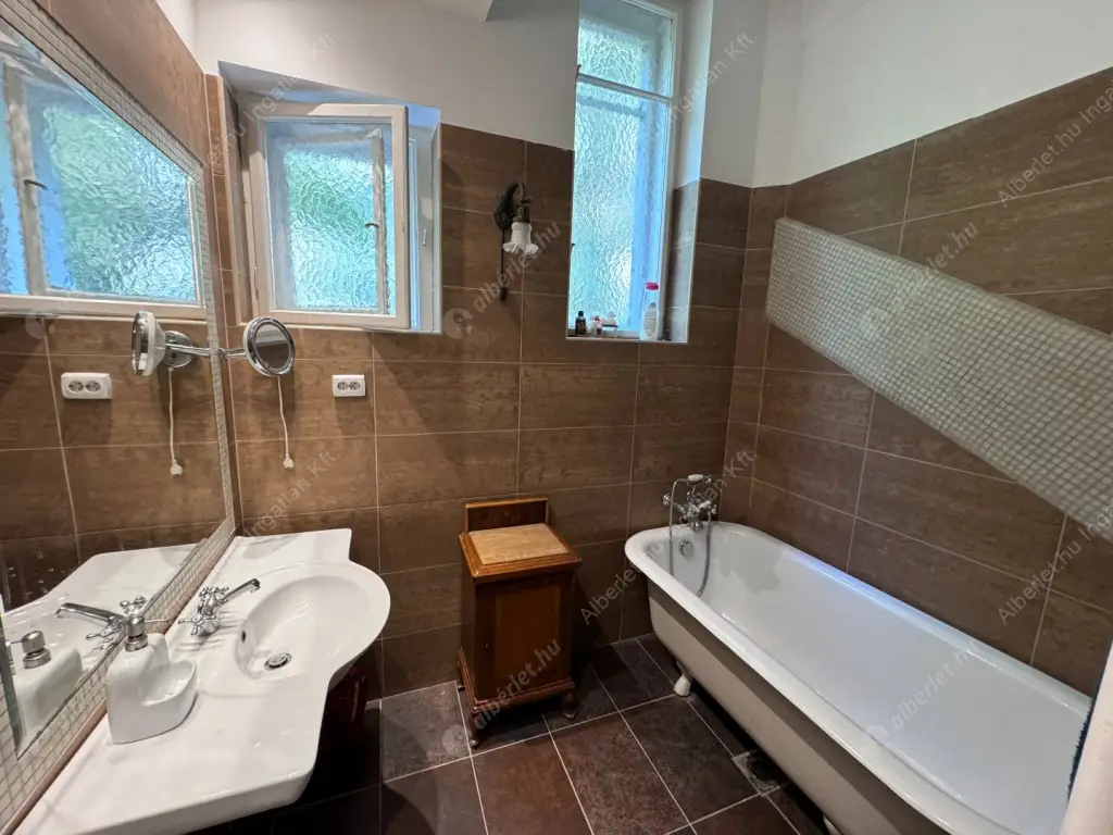 Kiadó albérlet 380000 Ft/hó áron: Budapest, XII. kerület  Böszörményi út. Mérete: 103 nm, 3 szobás | Alberlet.hu - 6636027