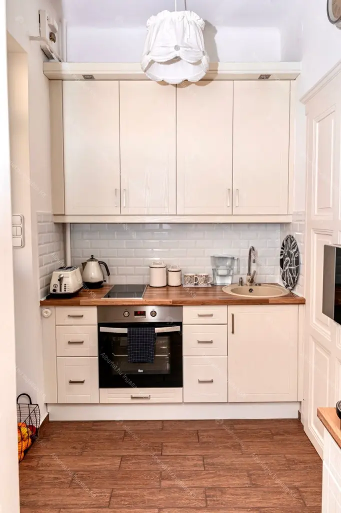 Kiadó albérlet 250000 Ft/hó áron: Budapest, XII. kerület  Böszörményi út. Mérete: 43 nm, 1 szobás | Alberlet.hu - 6677101