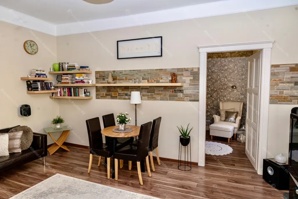 Kiadó albérlet 250000 Ft/hó áron: Budapest, XII. kerület  Böszörményi út. Mérete: 43 nm, 1 szobás | Alberlet.hu - 6677105