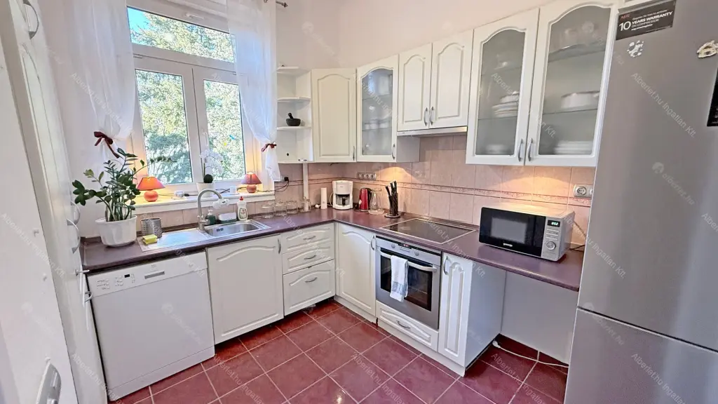 Kiadó albérlet 360000 Ft/hó áron: Budapest, XII. kerület  Böszörményi út. Mérete: 80 nm, 3 szobás | Alberlet.hu - 6645685