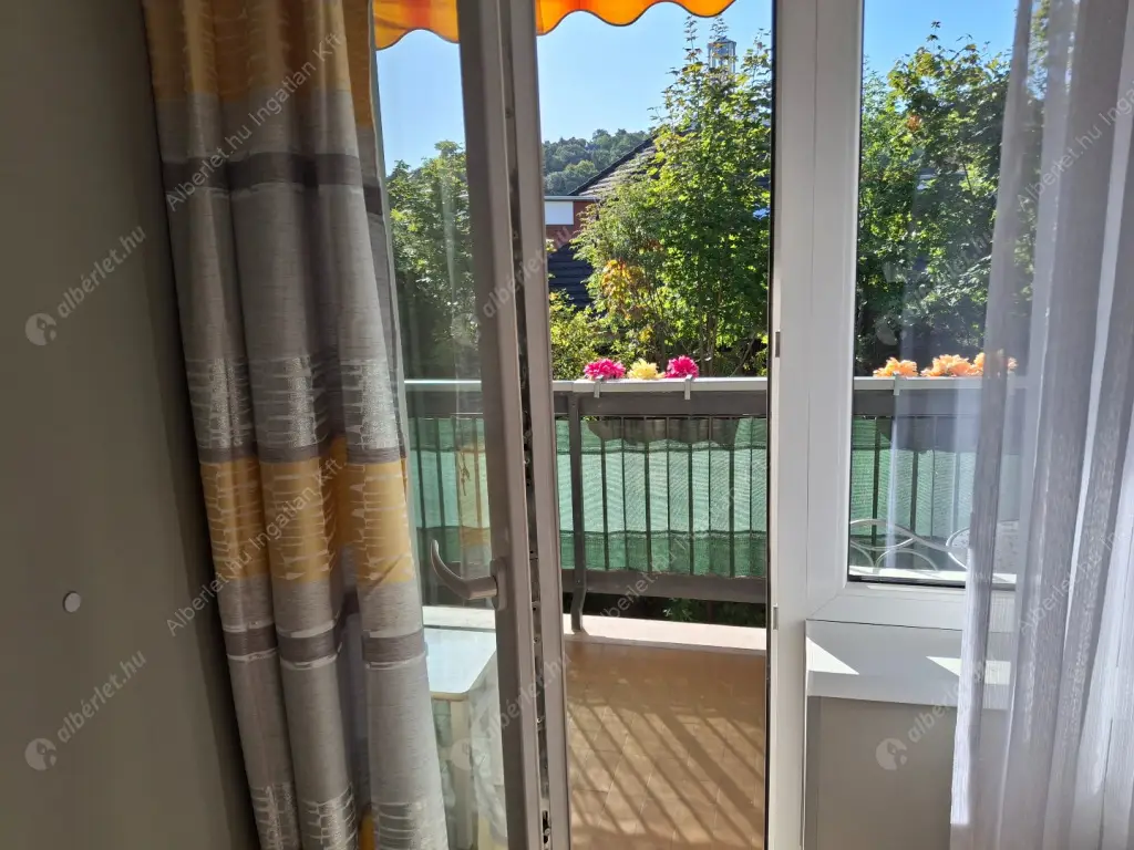 Kiadó albérlet 320000 Ft/hó áron: Budapest, XII. kerület  Csipke út. Mérete: 45 nm, 1 szobás | Alberlet.hu - 6566254