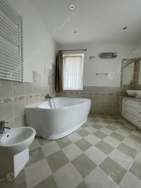 Kiadó albérlet 952000 Ft/hó áron: Budapest, XII. kerület  Csipke utca. Mérete: 300 nm, 6 szobás | Alberlet.hu - 6491725