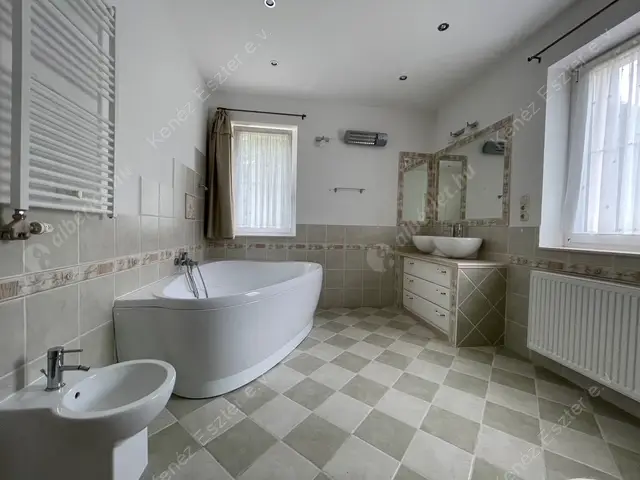 Kiadó albérlet 952000 Ft/hó áron: Budapest, XII. kerület  Csipke utca. Mérete: 300 nm, 6 szobás | Alberlet.hu - 6491727