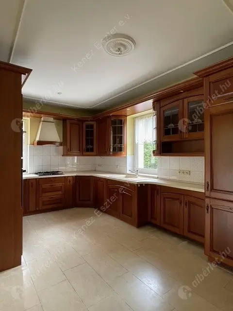 Kiadó albérlet 952000 Ft/hó áron: Budapest, XII. kerület  Csipke utca. Mérete: 300 nm, 6 szobás | Alberlet.hu - 6491733