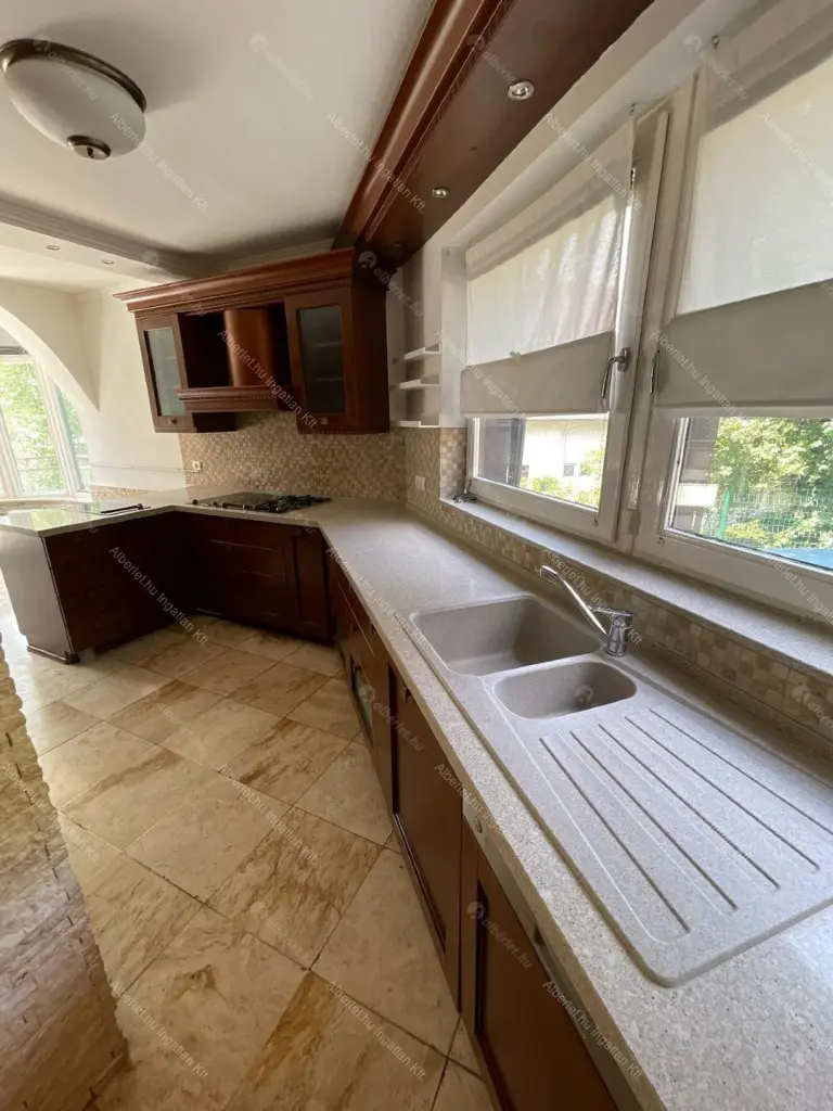 Kiadó albérlet 895000 Ft/hó áron: Budapest, XII. kerület  Denevér köz. Mérete: 165 nm, 4 szobás | Alberlet.hu - 6678383