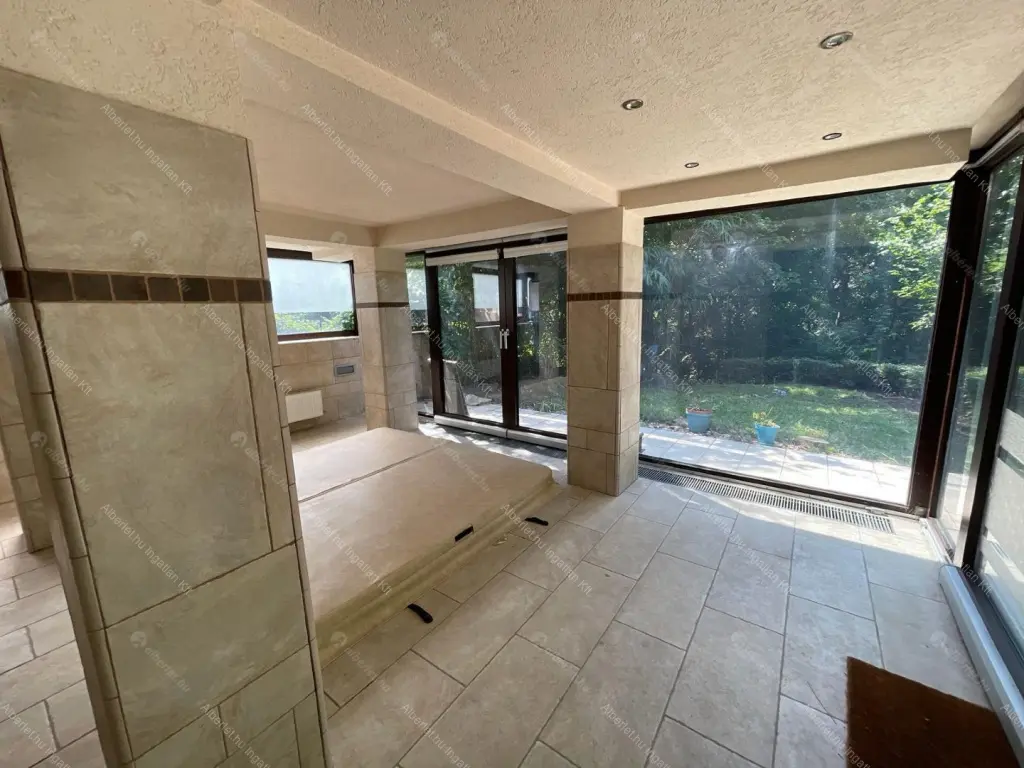 Kiadó albérlet 895000 Ft/hó áron: Budapest, XII. kerület  Denevér köz. Mérete: 165 nm, 4 szobás | Alberlet.hu - 6678394