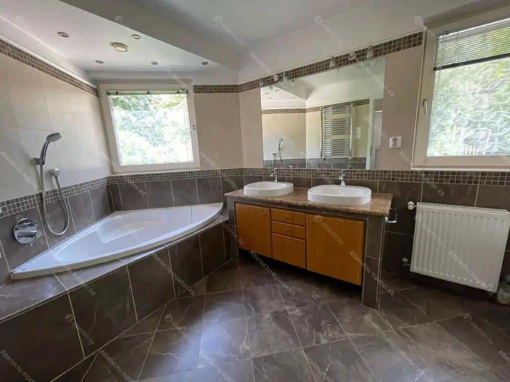 Kiadó albérlet 895000 Ft/hó áron: Budapest, XII. kerület  Denevér köz. Mérete: 165 nm, 4 szobás | Alberlet.hu - 6770167