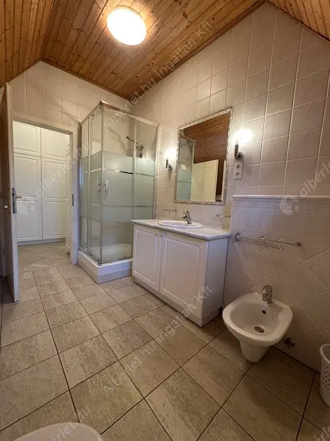 Kiadó albérlet 1320000 Ft/hó áron: Budapest, XII. kerület  Diana utca. Mérete: 200 nm, 4 szobás | Alberlet.hu - 6575389