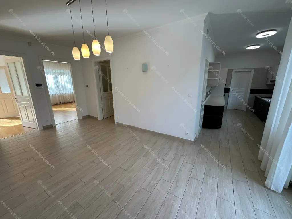 Kiadó albérlet 1100000 Ft/hó áron: Budapest, XII. kerület  Diós árok. Mérete: 200 nm, 5 szobás | Alberlet.hu - 6700884