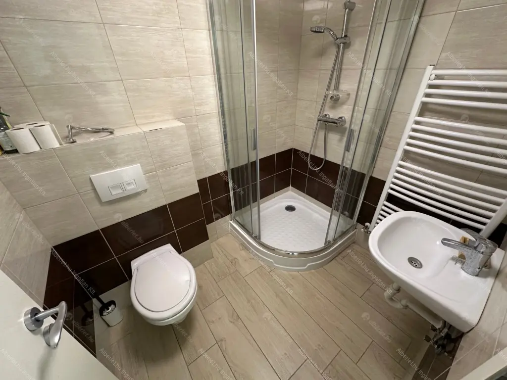 Kiadó albérlet 1100000 Ft/hó áron: Budapest, XII. kerület  Diós árok. Mérete: 200 nm, 5 szobás | Alberlet.hu - 6700893