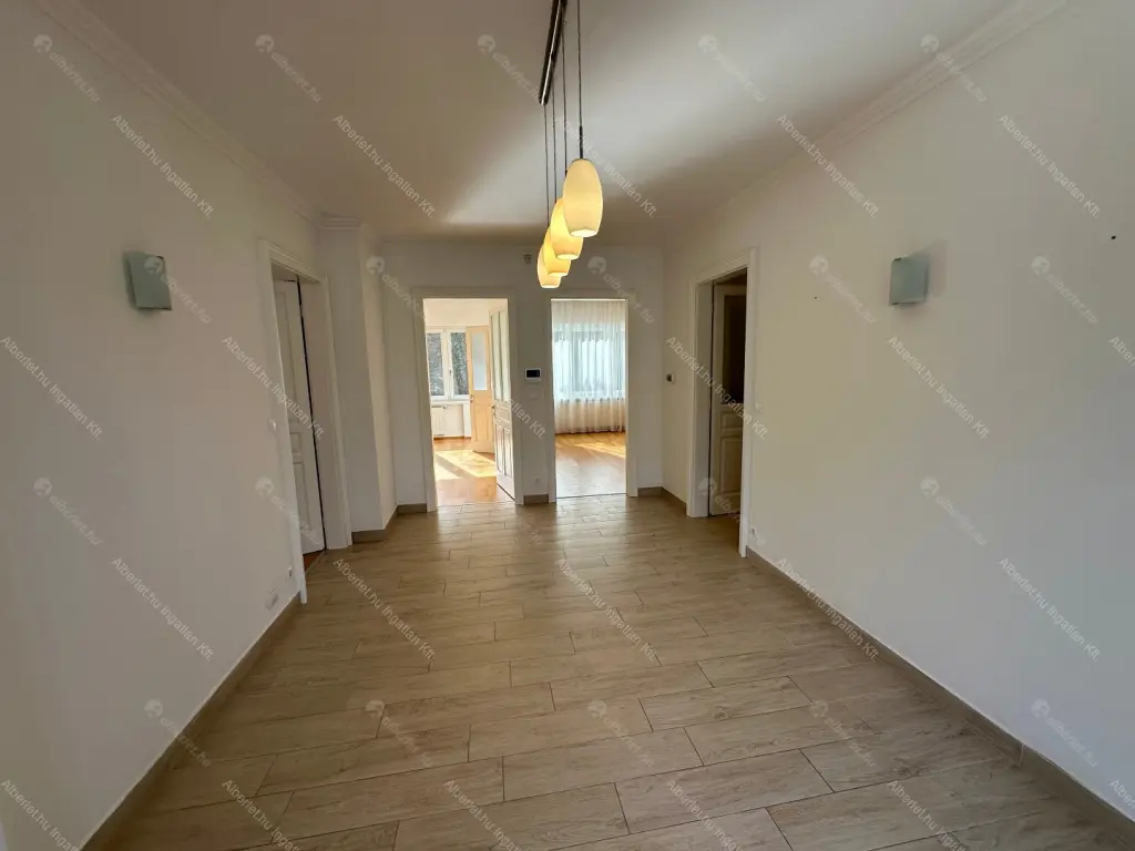 Kiadó albérlet 1100000 Ft/hó áron: Budapest, XII. kerület  Diós árok. Mérete: 200 nm, 5 szobás | Alberlet.hu - 6700898